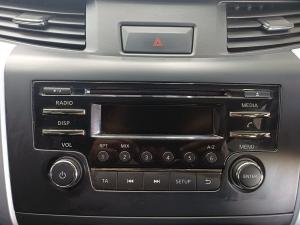 Nissan Navara 2.5DDTi double cab SE Plus auto - Image 16