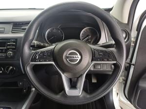 Nissan Navara 2.5DDTi double cab SE Plus auto - Image 17
