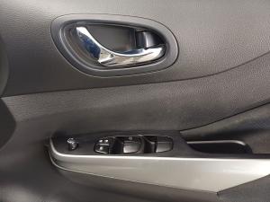 Nissan Navara 2.5DDTi double cab SE Plus auto - Image 20