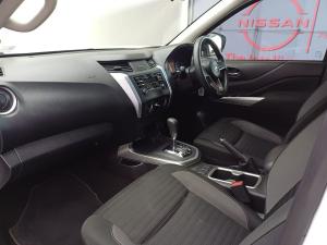 Nissan Navara 2.5DDTi double cab SE Plus auto - Image 25
