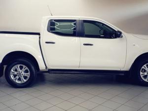 Nissan Navara 2.5DDTi double cab SE Plus auto - Image 8