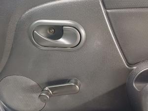 Nissan NP200 1.6i safety pack (aircon) - Image 18