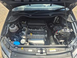 Volkswagen Polo Vivo hatch 1.6 Life - Image 18