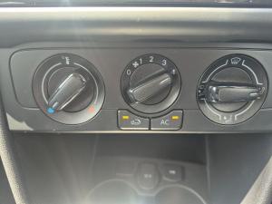 Volkswagen Polo Vivo hatch 1.6 Life - Image 22