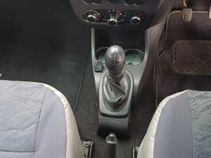 Nissan NP200 1.6i safety pack (aircon) - Image 22