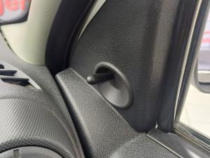 Nissan NP200 1.6i safety pack (aircon) - Image 25