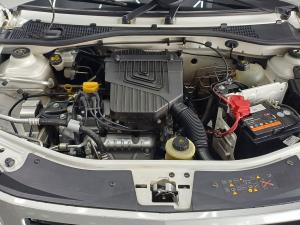 Nissan NP200 1.6i safety pack (aircon) - Image 9