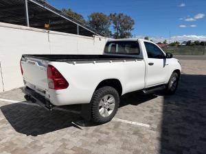 Toyota Hilux 2.4GD-6 4x4 SRX auto - Image 2