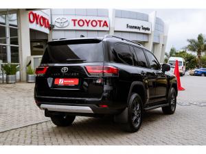 Toyota Land Cruiser 300 3.3D GR-Sport - Image 2