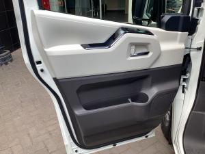 Toyota Quantum 2.8 LWB bus 11-seater GL - Image 22