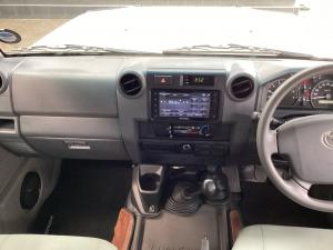 Toyota Land Cruiser 79 4.0 V6 double cab - Image 13