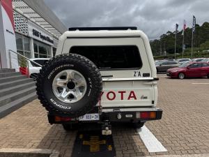 Toyota Land Cruiser 79 4.5D-4D V8 single cab LX 70th Anniversary - Image 5