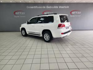 Toyota Land Cruiser 200 V8 4.5D VX-R automatic - Image 14