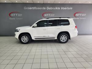 Toyota Land Cruiser 200 V8 4.5D VX-R automatic - Image 15