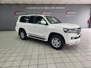 Toyota Land Cruiser 200 V8 4.5D VX-R automatic - Image 1