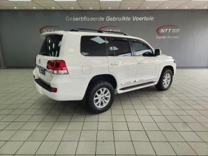 Toyota Land Cruiser 200 V8 4.5D VX-R automatic - Image 2