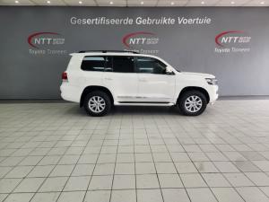 Toyota Land Cruiser 200 V8 4.5D VX-R automatic - Image 3