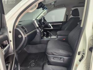 Toyota Land Cruiser 200 V8 4.5D VX-R automatic - Image 7