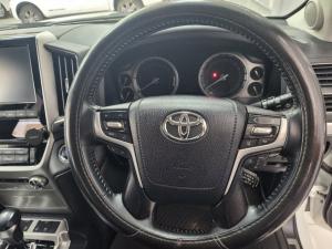 Toyota Land Cruiser 200 V8 4.5D VX-R automatic - Image 8