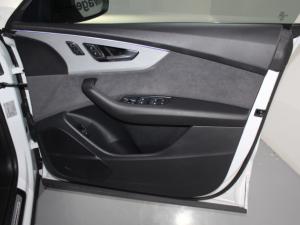 Audi Q8 55TFSI Quattro TIP Black Edition - Image 15