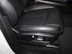 Audi Q8 55TFSI Quattro TIP Black Edition - Image 17