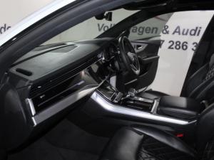 Audi Q8 55TFSI Quattro TIP Black Edition - Image 18