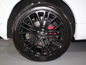 Audi Q8 55TFSI Quattro TIP Black Edition - Image 21
