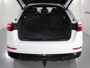 Audi Q8 55TFSI Quattro TIP Black Edition - Image 7