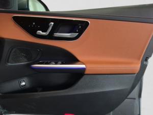 Mercedes-Benz C-Class C200 Avantgarde - Image 17