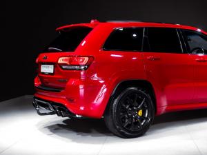 Jeep Grand Cherokee Trackhawk - Image 18