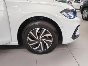 Volkswagen Polo hatch 1.0TSI Life manual - Image 9