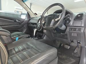 Isuzu mu-X 3.0 - Image 9