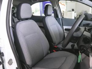 Tata Tiago 1.2 XT manual - Image 7