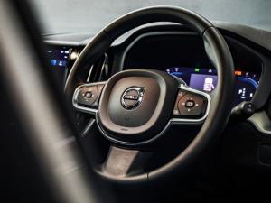 Volvo XC60 B5 AWD Essential - Image 12