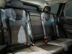 Volvo XC60 B5 AWD Essential - Image 21