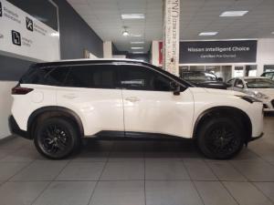 Nissan X-Trail 2.5 Visia - Image 2