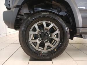 Suzuki Jimny 1.5 GLX AllGrip 3-door manual - Image 9