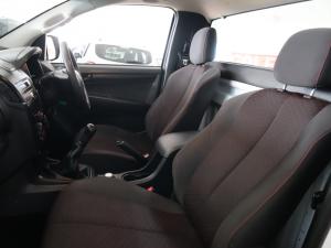 Isuzu KB 250D-Teq 4x4 Hi-Rider - Image 12