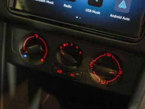 Volkswagen Polo Vivo hatch 1.4 - Image 12