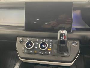Land Rover Defender 110 D300 X-Dynamic HSE - Image 11