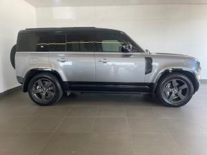 Land Rover Defender 110 D300 X-Dynamic HSE - Image 12