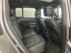 Land Rover Defender 110 D300 X-Dynamic HSE - Image 14