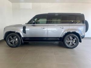 Land Rover Defender 110 D300 X-Dynamic HSE - Image 17