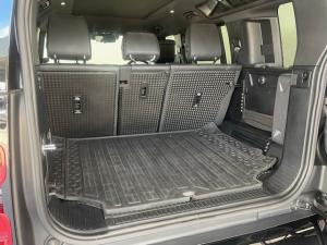 Land Rover Defender 110 D300 X-Dynamic HSE - Image 18