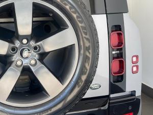 Land Rover Defender 110 D300 X-Dynamic HSE - Image 3