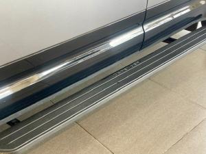 Land Rover Defender 110 D300 X-Dynamic HSE - Image 5