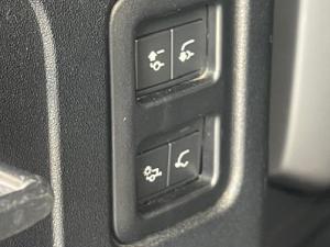 Land Rover Defender 110 D300 X-Dynamic HSE - Image 6