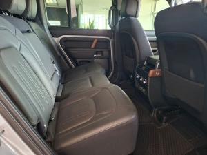 Land Rover Defender 110 D300 X - Image 10
