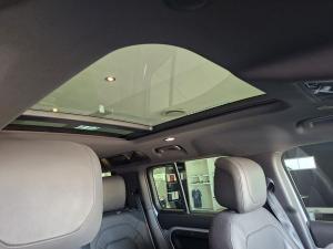 Land Rover Defender 110 D300 X - Image 15