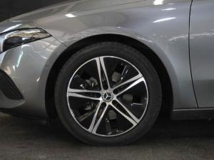 Mercedes-Benz A-Class A200 hatch Progressive - Image 4